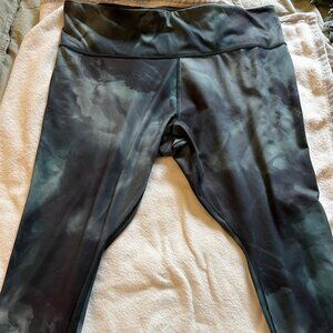 Athleta Elation Printed 7/8 tight